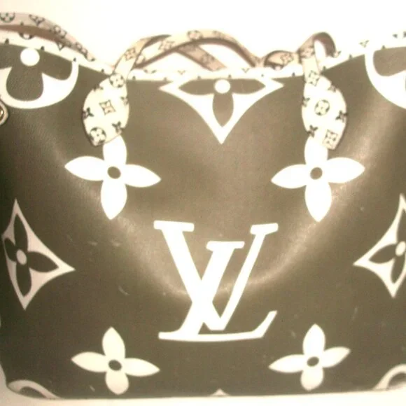 Huge PVC Shoulder Tote in Style of Monogram Shoulder Tote NOT Louis Vuitton - Picture 5 of 11